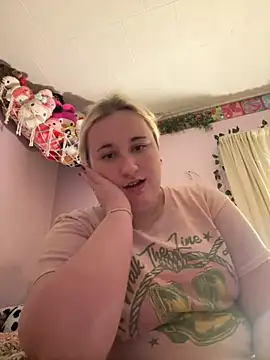 Snapshot of imawhorenslut19 chatting on April 28, 3:44 am imawhorenslut19 online show from April 28, 3:44 am