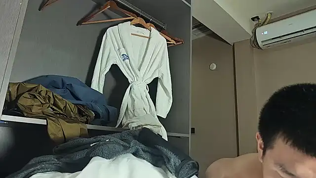 AAASuck online show from December 20, 2:09 pm