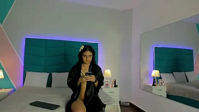 mara winters  online show from September 25, 7:31 pm
