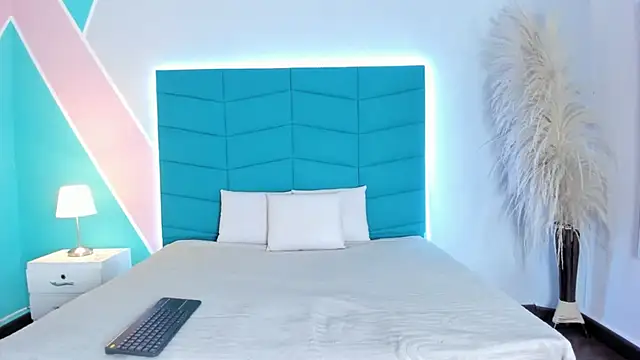 mara winters  online show from February 9, 2:04 pm