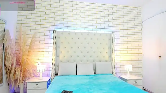 Snapshot of mara_winters_ chatting on November 27, 12:16 pm mara winters online show from November 27, 12:16 pm