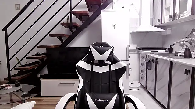 RyanStorm  online show from October 12, 9:05 pm