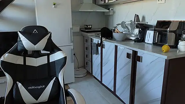 RyanStorm  online show from November 4, 1:59 pm