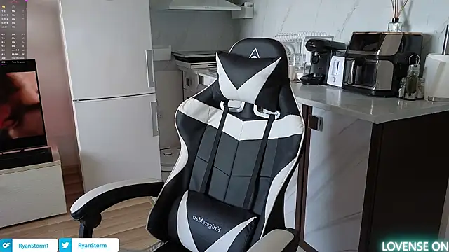 RyanStorm  online show from October 30, 10:46 am