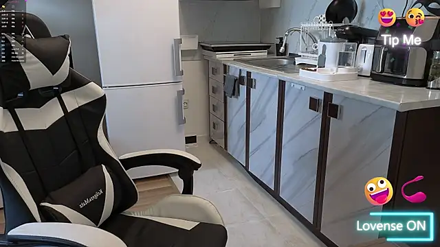 RyanStorm  online show from October 22, 11:20 am