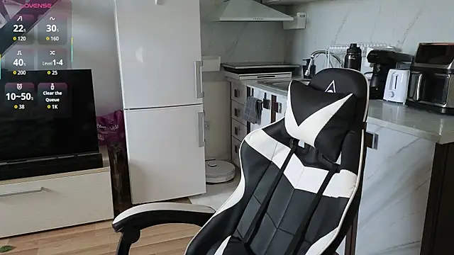 RyanStorm  online show from November 19, 1:33 pm