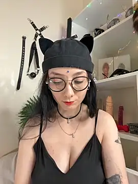 Snapshot of Jinhee_Tiny chatting on October 2, 9:45 am Jinhee Tiny online show from October 2, 9:45 am