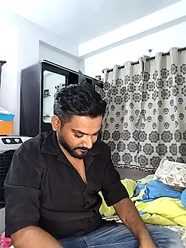 Snapshot of avi007p chatting on June 9, 7:15 pm avi007p online show from June 9, 7:15 pm