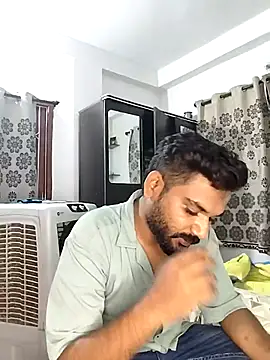 Snapshot of avi007p chatting on June 12, 6:27 pm avi007p online show from June 12, 6:27 pm