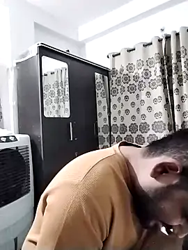 avi007p online show from February 8, 4:05 pm