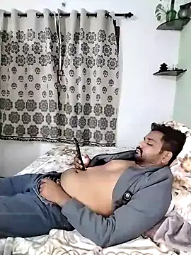 avi007p online show from December 18, 9:07 pm