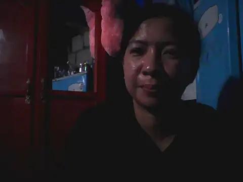 Prettymauixx online show from June 7, 2:00 pm