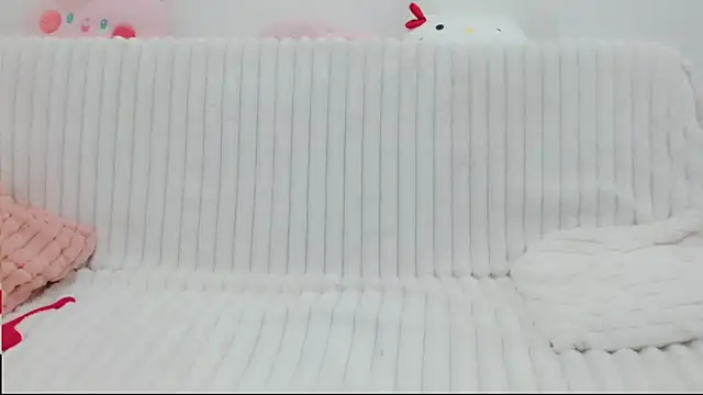 Snapshot of Emmahahaha17 chatting on November 1, 2:11 pm Emmahahaha17 online show from November 1, 2:11 pm