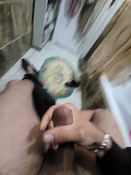 Snapshot of WelloffUpthrow chatting on March 6, 4:07 am WelloffUpthrow online show from March 6, 4:07 am