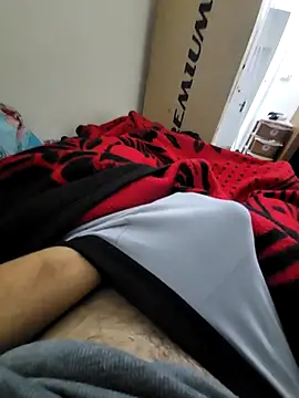 Snapshot of WelloffUpthrow chatting on February 5, 11:22 pm WelloffUpthrow online show from February 5, 11:22 pm