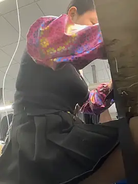 Snapshot of DHJM168 chatting on November 21, 12:42 am DHJM168 online show from November 21, 12:42 am