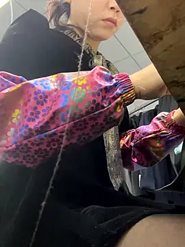 Snapshot of DHJM168 chatting on November 4, 12:47 am DHJM168 online show from November 4, 12:47 am