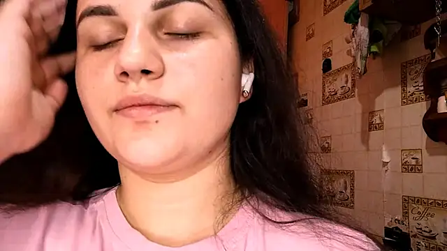 DierdreCousineau online show from November 1, 10:09 am