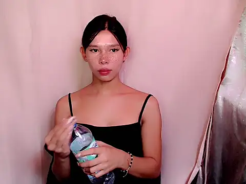 Snapshot of slutty_whore_anne chatting on November 6, 5:44 am slutty whore anne online show from November 6, 5:44 am