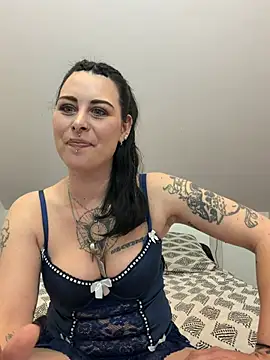 LadyNocturne online show from April 18, 3:47 pm