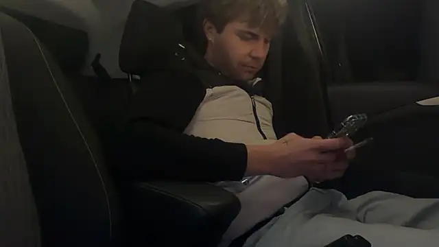 Snapshot of RioBlaze chatting on March 4, 6:48 pm RioBlaze online show from March 4, 6:48 pm