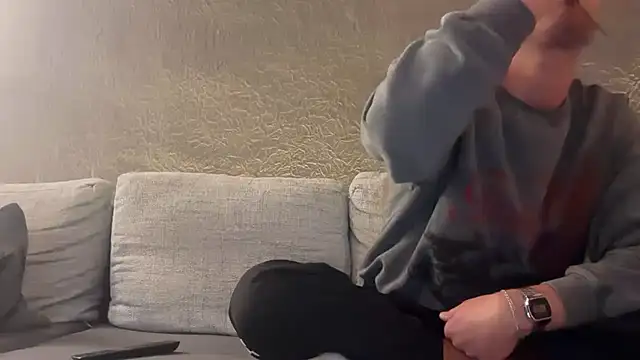 Snapshot of RioBlaze chatting on February 10, 6:18 pm RioBlaze online show from February 10, 6:18 pm