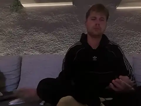 Snapshot of RioBlaze chatting on October 27, 9:05 pm RioBlaze online show from October 27, 9:05 pm