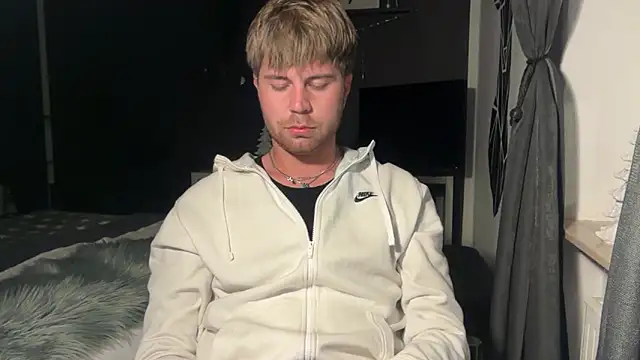 Snapshot of RioBlaze chatting on February 5, 5:20 pm RioBlaze online show from February 5, 5:20 pm