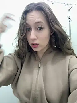 FroggyAnna online show from April 22, 5:20 pm