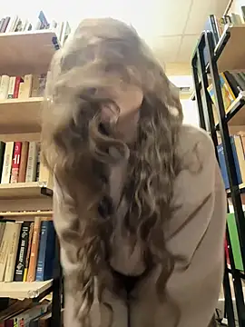 FroggyAnna online show from March 25, 6:29 pm