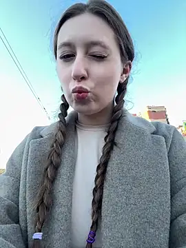 Snapshot of FroggyAnna chatting on October 1, 1:59 pm FroggyAnna online show from October 1, 1:59 pm
