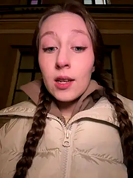 FroggyAnna online show from December 19, 4:53 pm