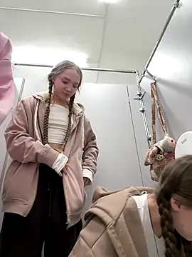 FroggyAnna online show from December 15, 6:47 pm