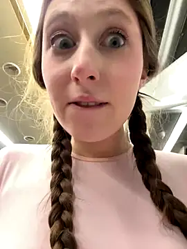 FroggyAnna online show from November 26, 6:30 pm