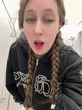 FroggyAnna online show from June 10, 6:53 pm