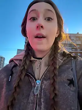 FroggyAnna online show from March 14, 4:24 pm