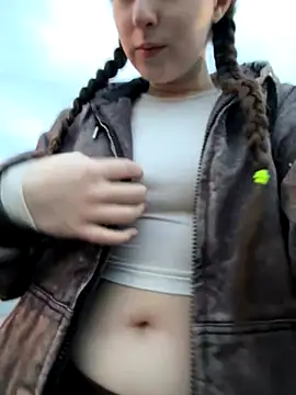 FroggyAnna online show from October 26, 2:17 pm