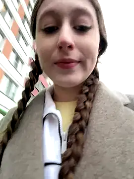 Snapshot of FroggyAnna chatting on October 16, 2:14 pm FroggyAnna online show from October 16, 2:14 pm