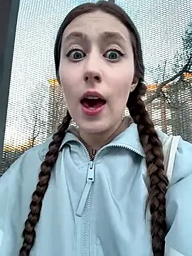 FroggyAnna online show from April 20, 4:52 pm