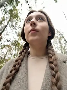 Snapshot of FroggyAnna chatting on October 5, 2:08 pm FroggyAnna online show from October 5, 2:08 pm