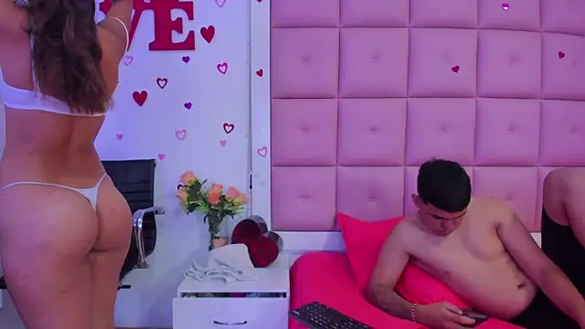 Aliss Aron online show from March 11, 12:10 pm