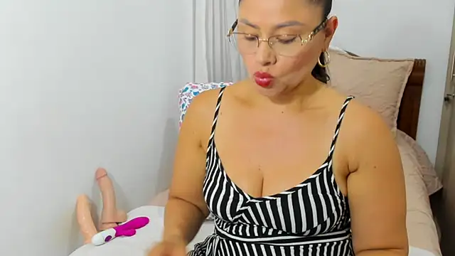 Snapshot of Isbettyche chatting on September 26, 3:46 am Isbettyche online show from September 26, 3:46 am