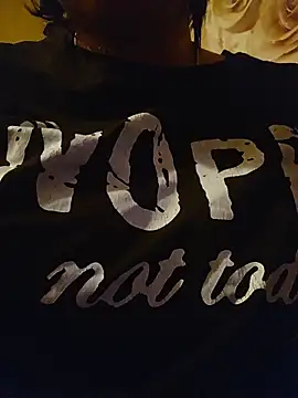 Snapshot of GoddessChantelle chatting on February 5, 7:53 pm GoddessChantelle online show from February 5, 7:53 pm