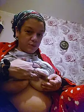 Snapshot of GoddessChantelle chatting on February 6, 9:55 pm GoddessChantelle online show from February 6, 9:55 pm