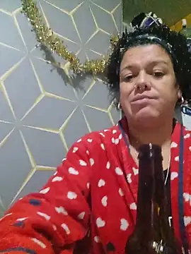 Snapshot of GoddessChantelle chatting on December 22, 5:24 pm GoddessChantelle online show from December 22, 5:24 pm