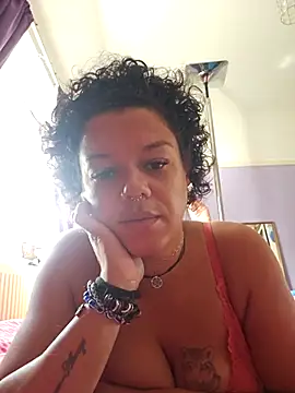 Snapshot of GoddessChantelle chatting on September 16, 9:21 am GoddessChantelle online show from September 16, 9:21 am