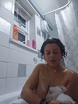 Snapshot of GoddessChantelle chatting on December 21, 4:52 pm GoddessChantelle online show from December 21, 4:52 pm