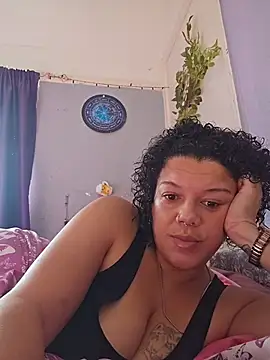 Snapshot of GoddessChantelle chatting on February 14, 12:05 pm GoddessChantelle online show from February 14, 12:05 pm