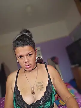 Snapshot of GoddessChantelle chatting on June 16, 11:43 am GoddessChantelle online show from June 16, 11:43 am