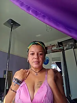 Snapshot of GoddessChantelle chatting on September 22, 9:48 am GoddessChantelle online show from September 22, 9:48 am